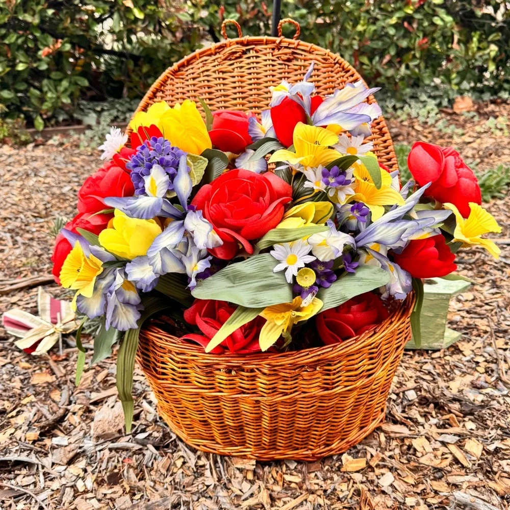 Handcrafted Woven Picnic Basket Artificial Silk Flower Arrangement Decor Accent‎